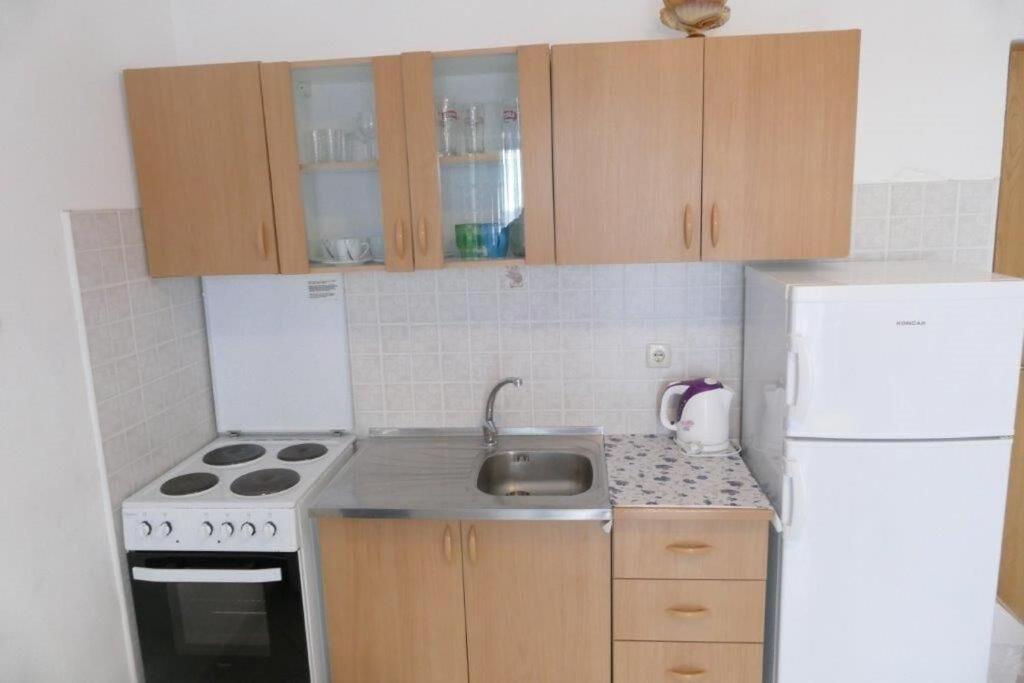 Apartments Jasmin Barbat na Rabu Екстериор снимка