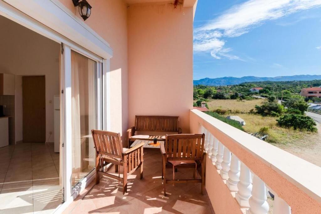 Apartments Jasmin Barbat na Rabu Екстериор снимка