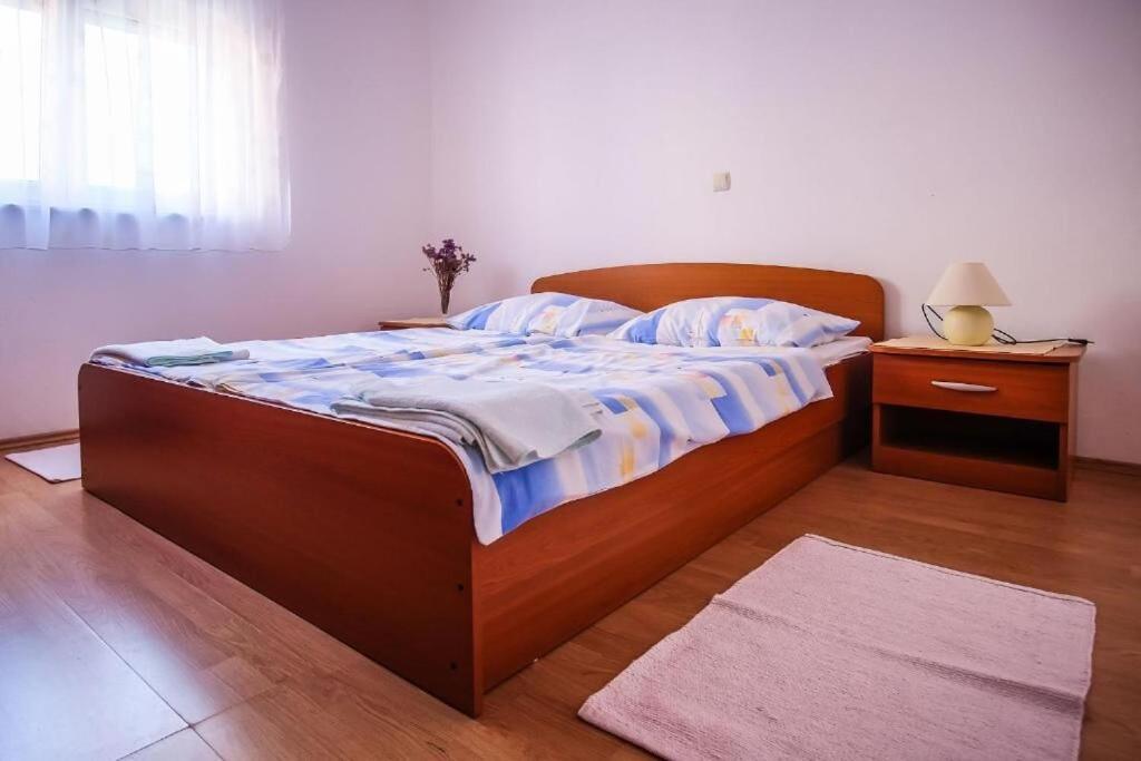 Apartments Jasmin Barbat na Rabu Екстериор снимка