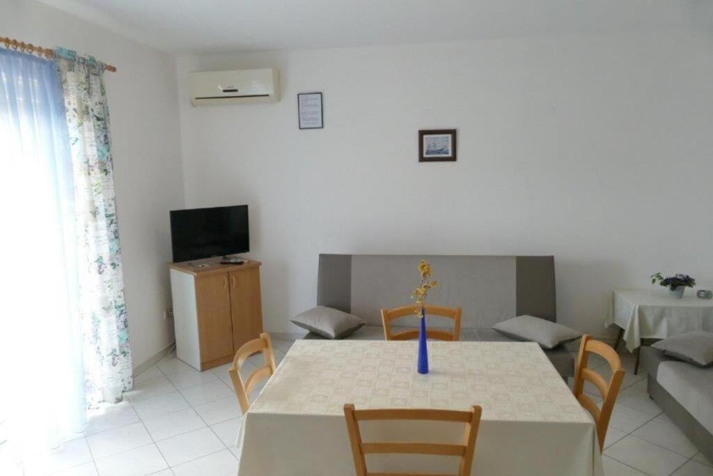Apartments Jasmin Barbat na Rabu Екстериор снимка