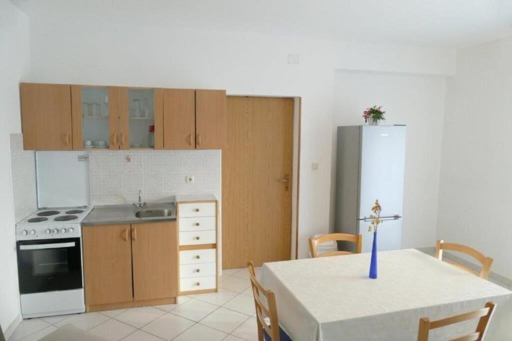 Apartments Jasmin Barbat na Rabu Екстериор снимка