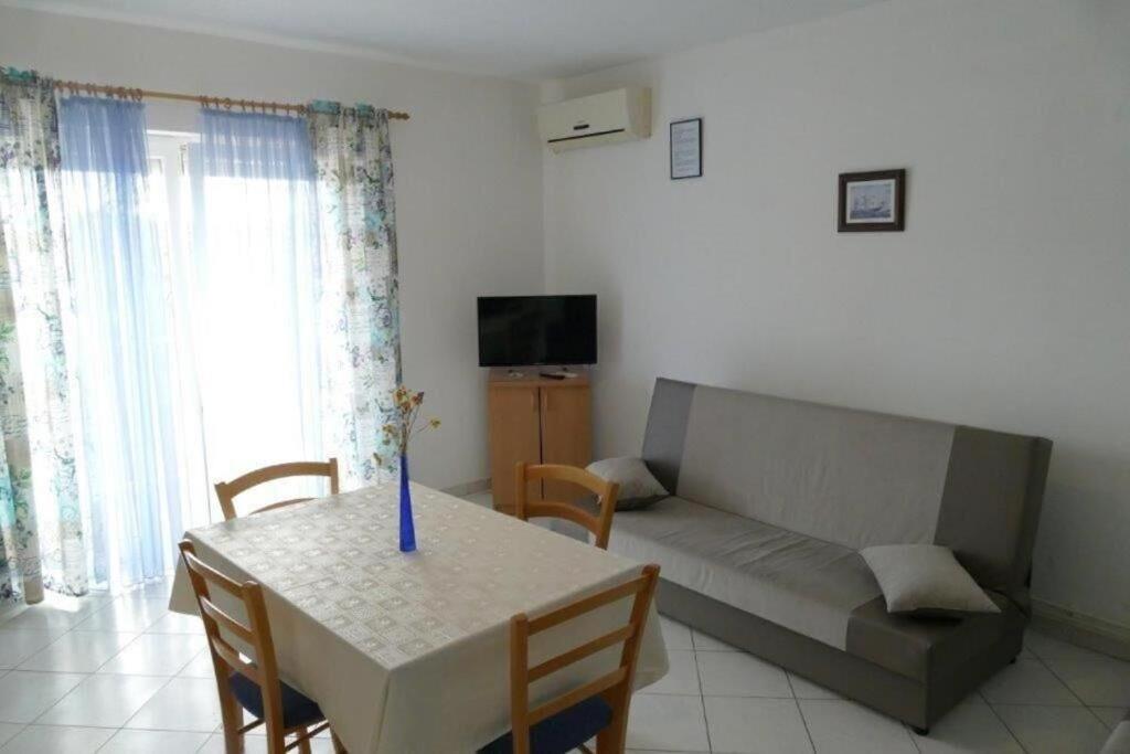 Apartments Jasmin Barbat na Rabu Екстериор снимка