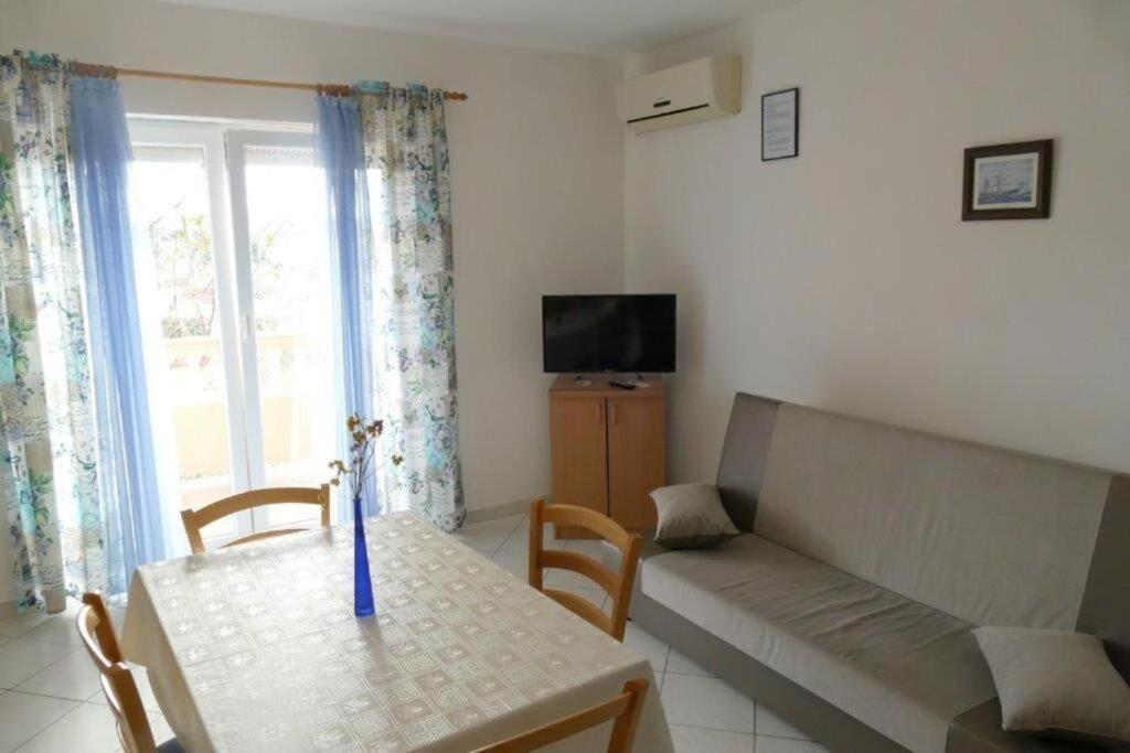 Apartments Jasmin Barbat na Rabu Екстериор снимка