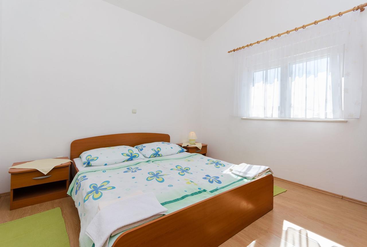 Apartments Jasmin Barbat na Rabu Екстериор снимка