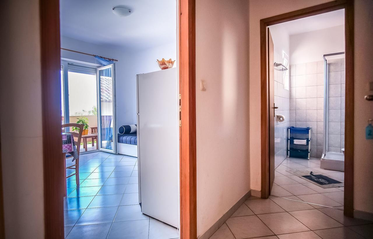 Apartments Jasmin Barbat na Rabu Екстериор снимка