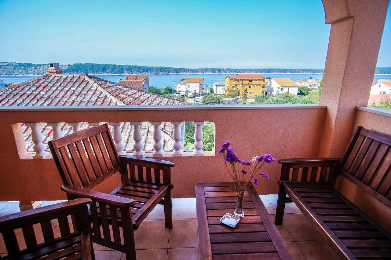 Apartments Jasmin Barbat na Rabu Екстериор снимка