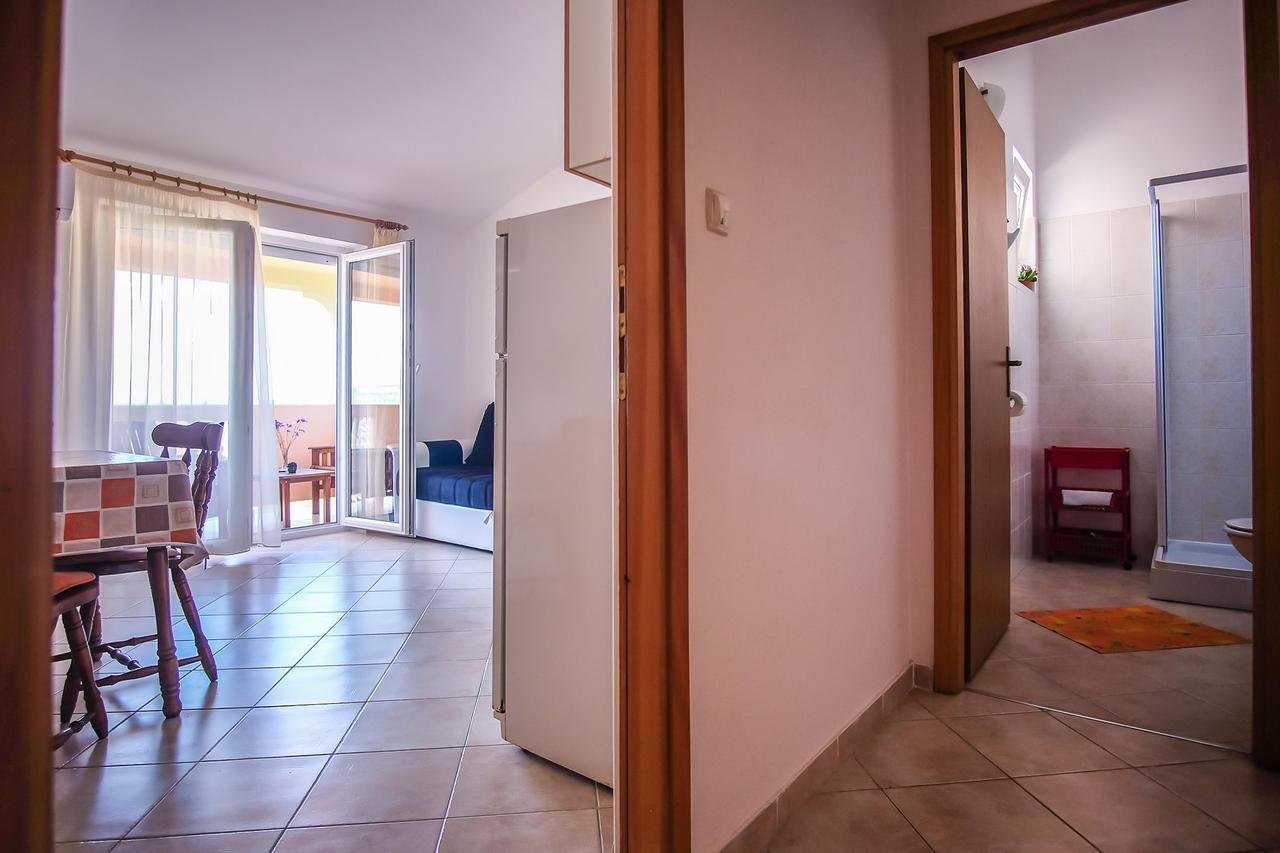 Apartments Jasmin Barbat na Rabu Екстериор снимка