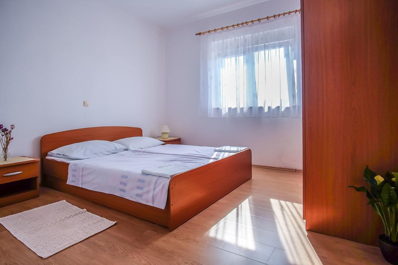 Apartments Jasmin Barbat na Rabu Екстериор снимка