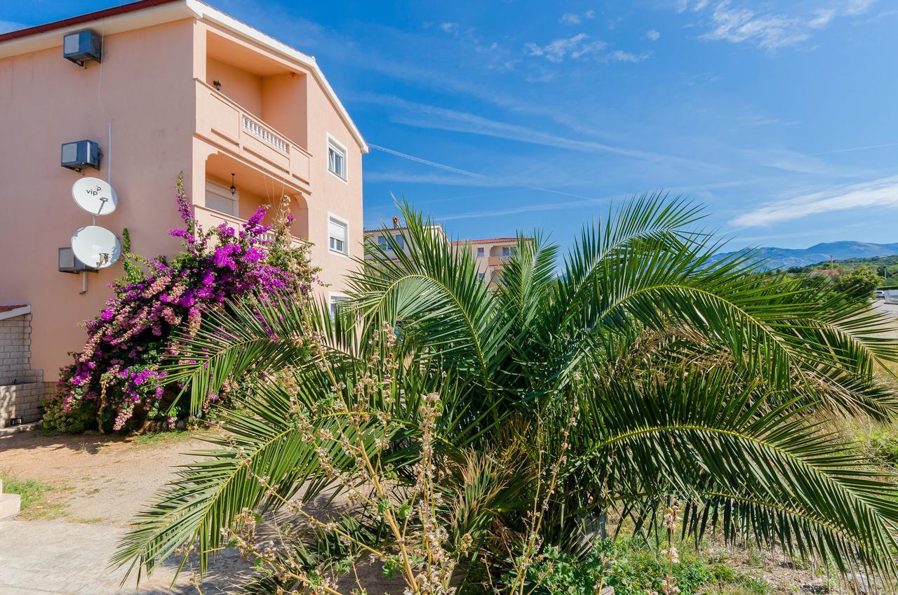 Apartments Jasmin Barbat na Rabu Екстериор снимка