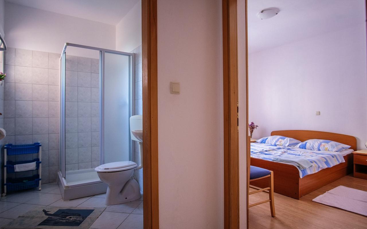 Apartments Jasmin Barbat na Rabu Екстериор снимка