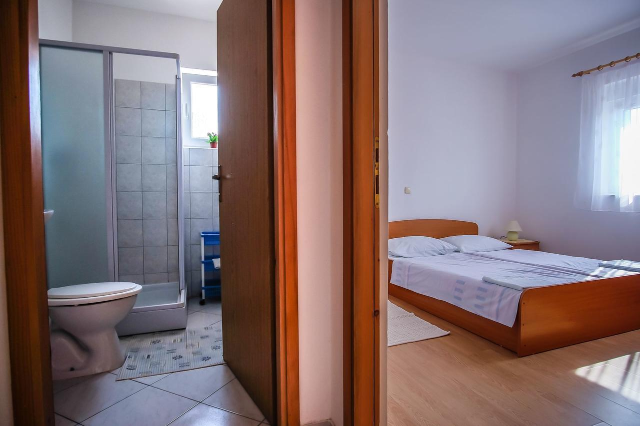 Apartments Jasmin Barbat na Rabu Екстериор снимка