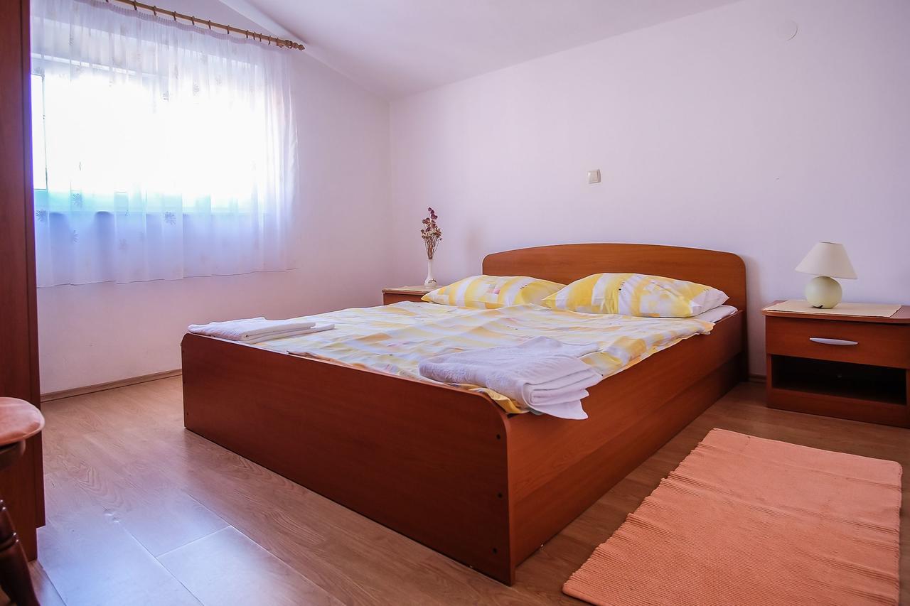 Apartments Jasmin Barbat na Rabu Екстериор снимка