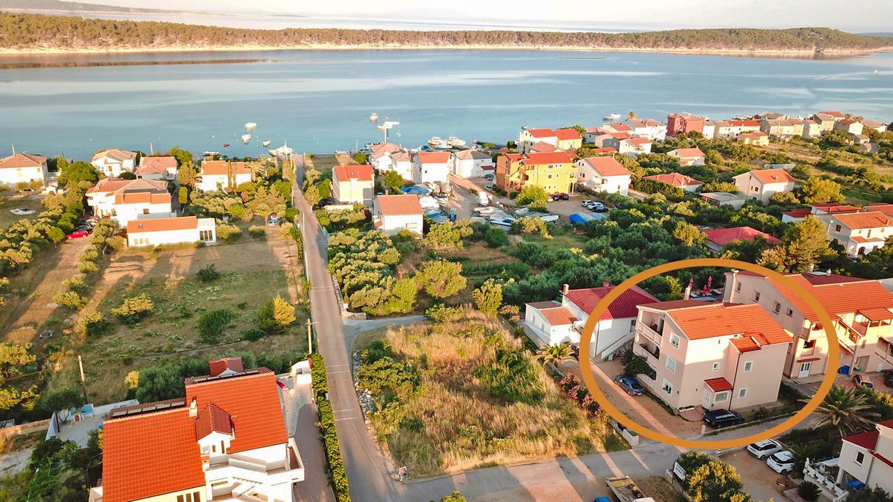 Apartments Jasmin Barbat na Rabu Екстериор снимка