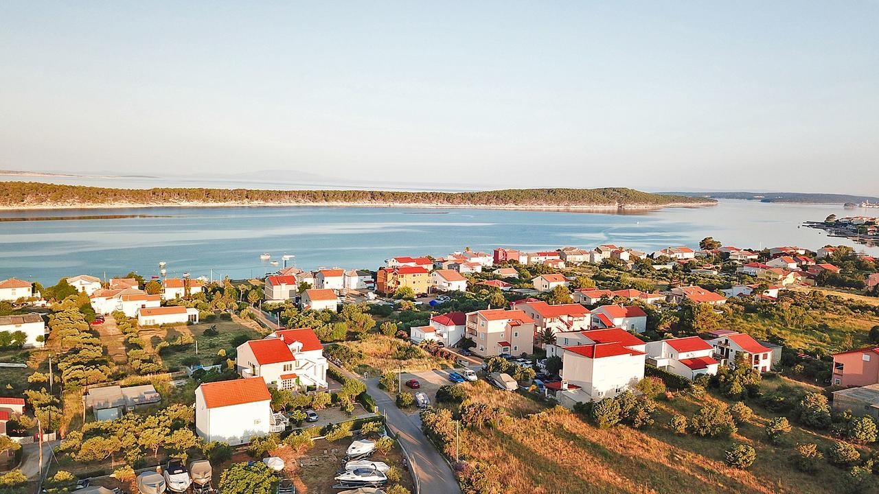 Apartments Jasmin Barbat na Rabu Екстериор снимка
